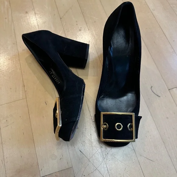 GUCCI Black suede Block Heel with gold buckle pump, 37/7,   GD1203 - Picture 2 of 10